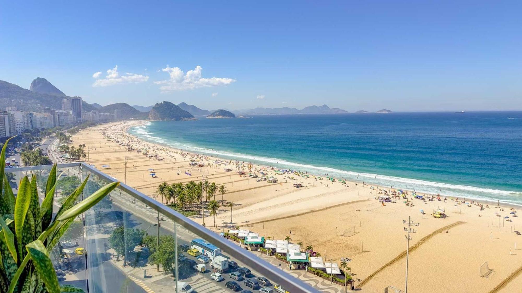 Hr.377 - Cobertura Com 8 Em Copacabana *